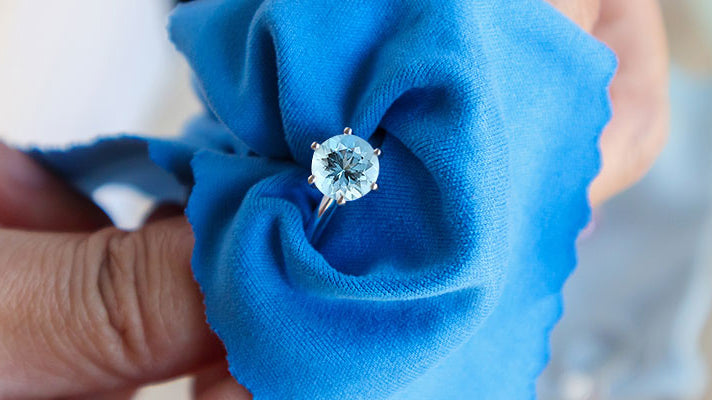 How to Clean An Aquamarine Jewelry?