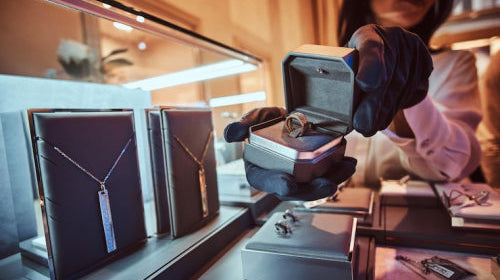 Affordable Luxury: How Direct Manufacturing Brings High-Quality Gemstones to Consumers