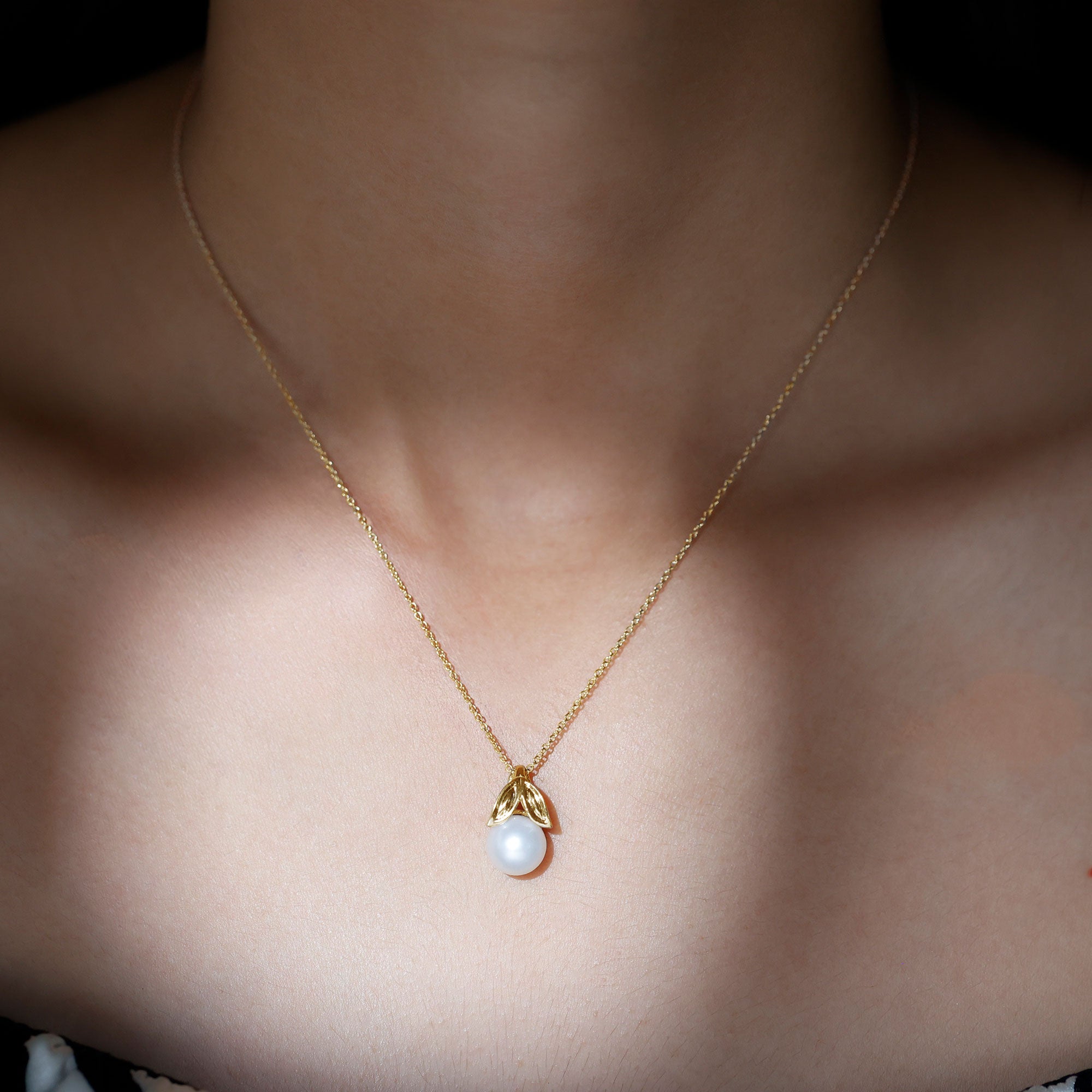 Freshwater Pearl Solitaire Pendant with Leaf AAA - Rosec Jewels