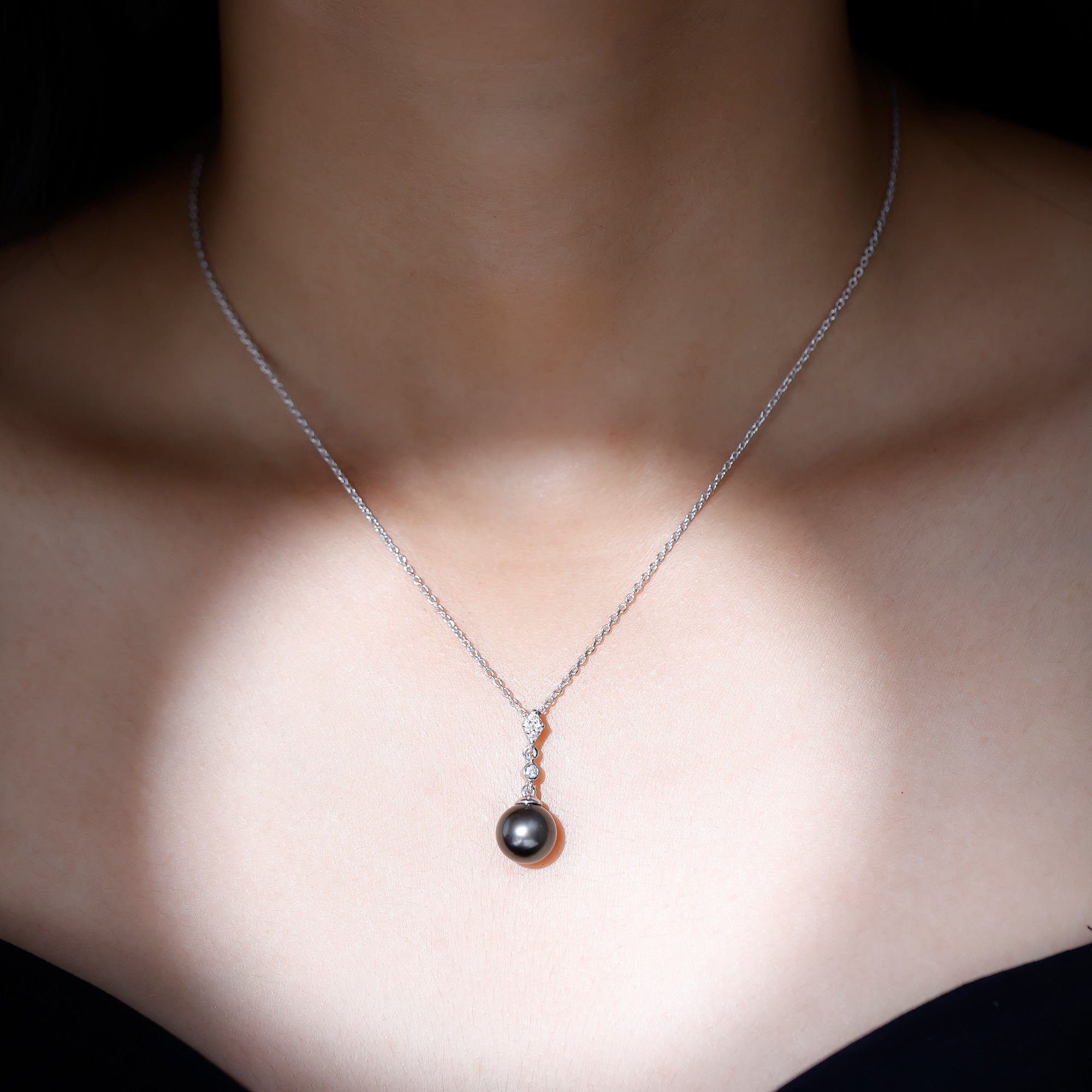 8 Carat Natural Tahitian Black Pearl Dangle Pendant with Diamond AAA - Rosec Jewels