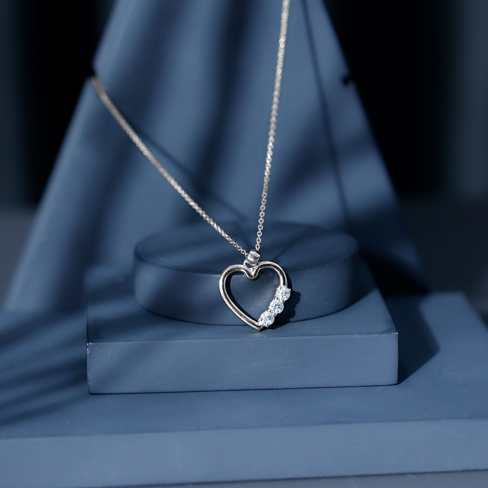 Simple Moissanite Open Heart Pendant Necklace D-VS1 - Rosec Jewels