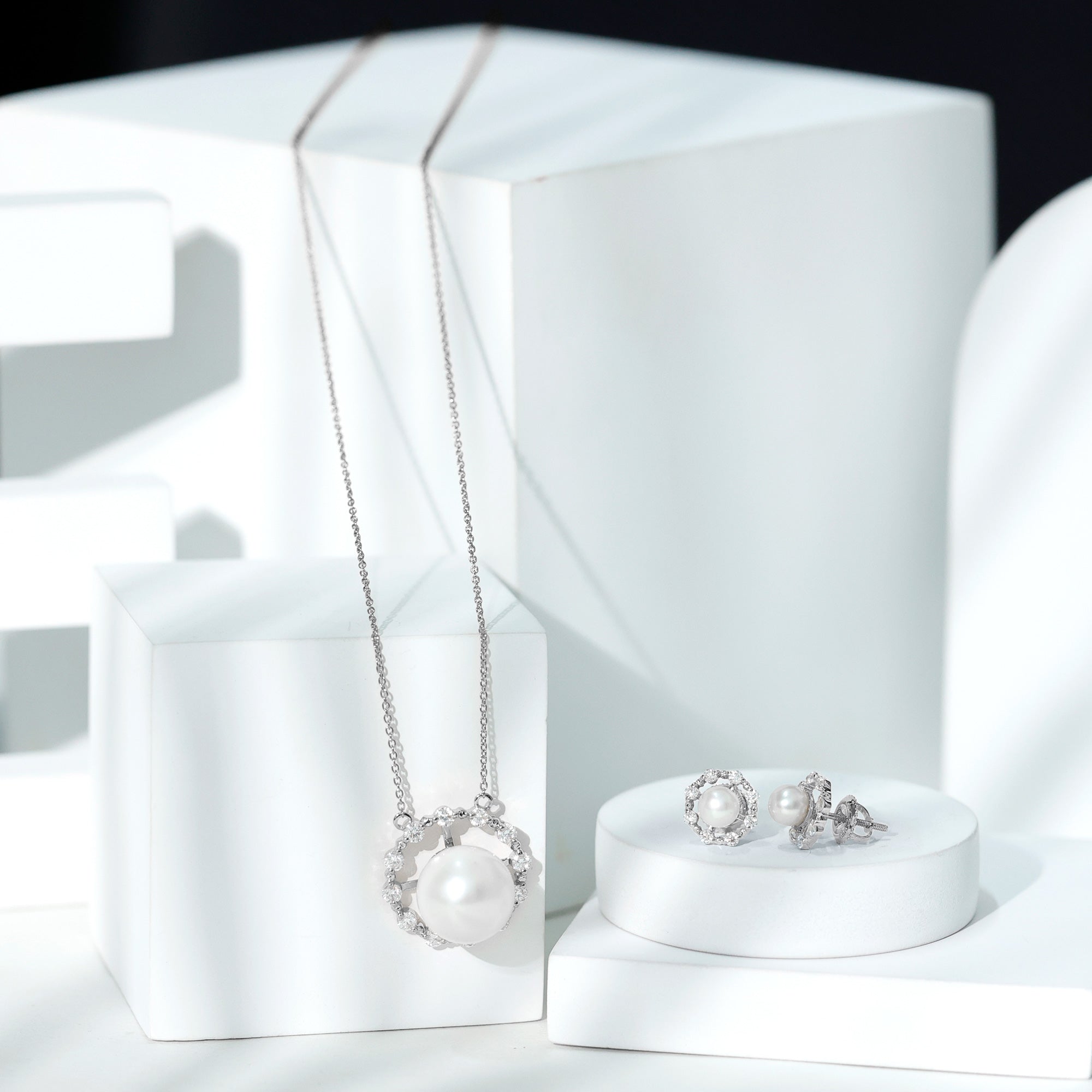14 Carat Freshwater Pearl Halo Necklace and Earrings Set with Certificate AAA - Rosec Jewels