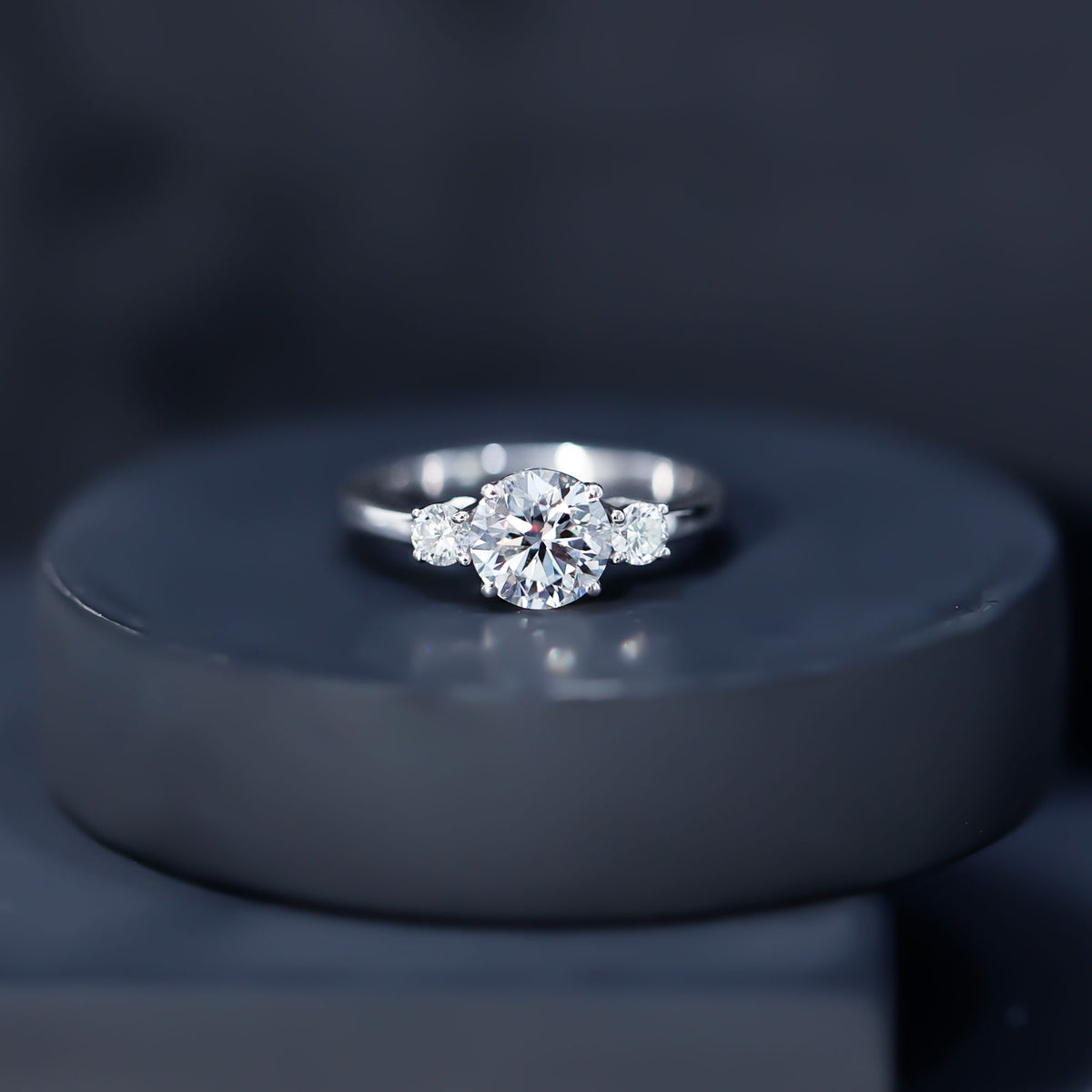 Moissanite Three Stone Round Engagement ring D-VS1 - Rosec Jewels