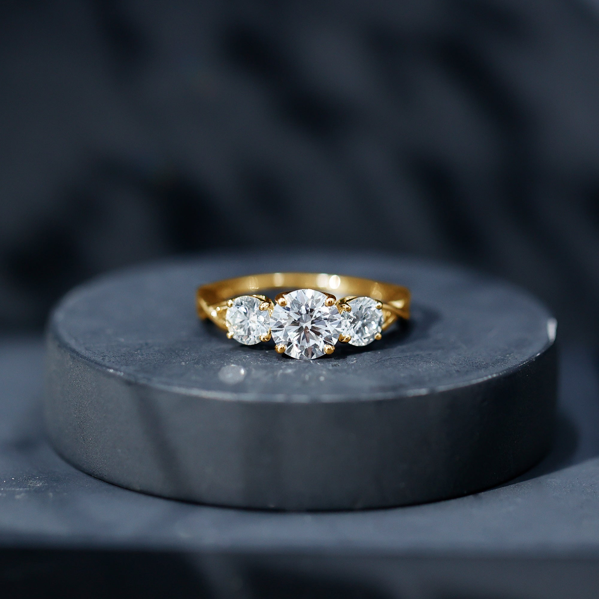 3 Stone Round Moissanite Crossover Engagement Ring D-VS1 - Rosec Jewels