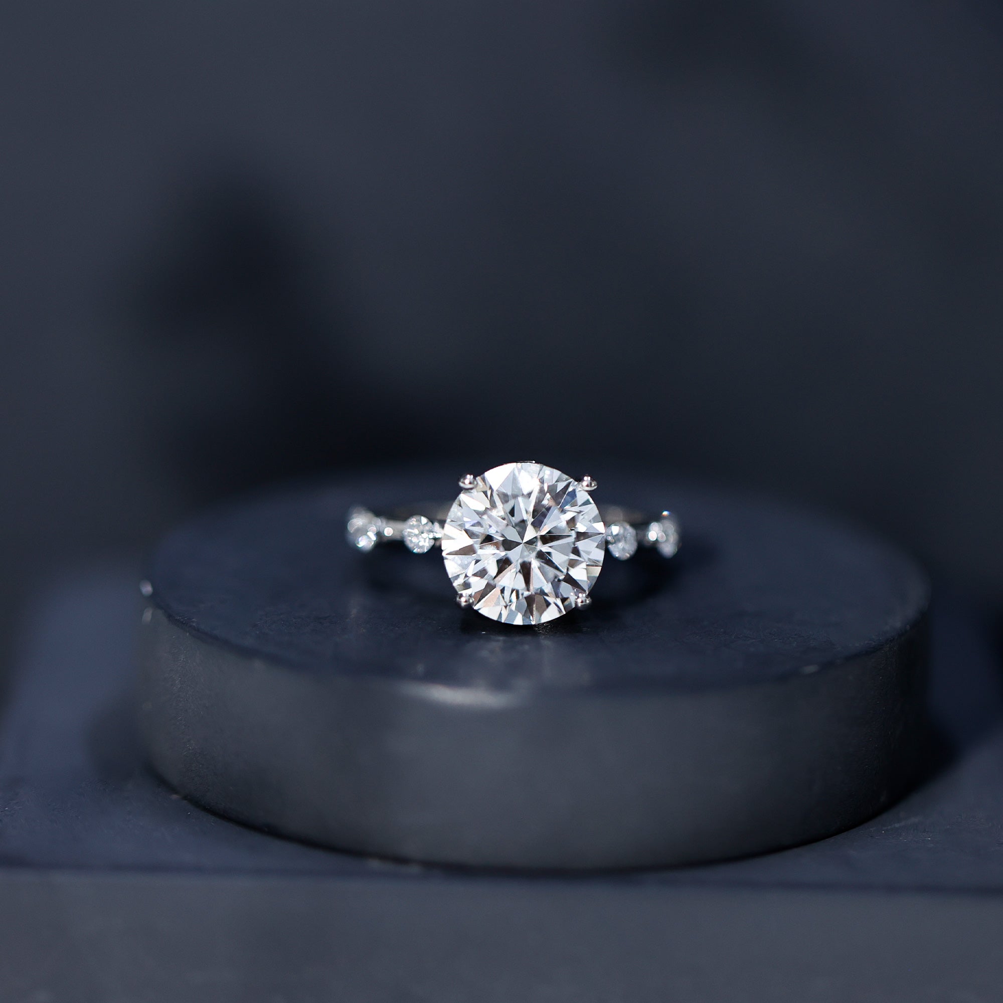 Lab Grown 4 Carat Round Diamond Solitaire Engagement Ring with IGI Certificate Lab - ( E-VS1 ) - Rosec Jewels
