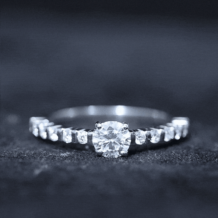 Round Brilliant Cut Moissanite Proposal Ring D-VS1 - Rosec Jewels