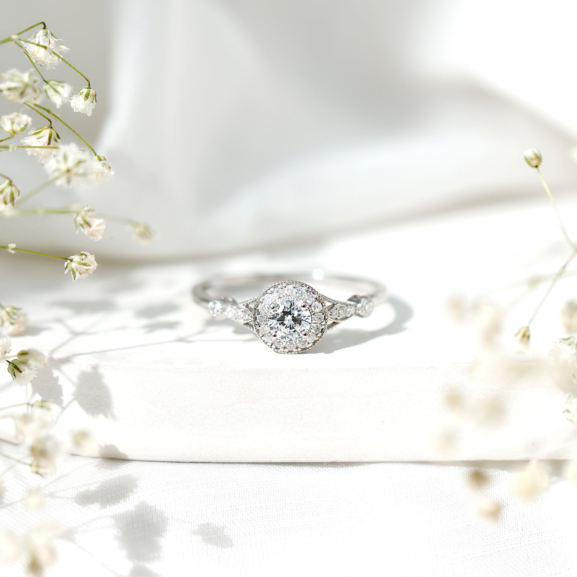 Round Cut Moissanite Antique Engagement Ring D-VS1 - Rosec Jewels