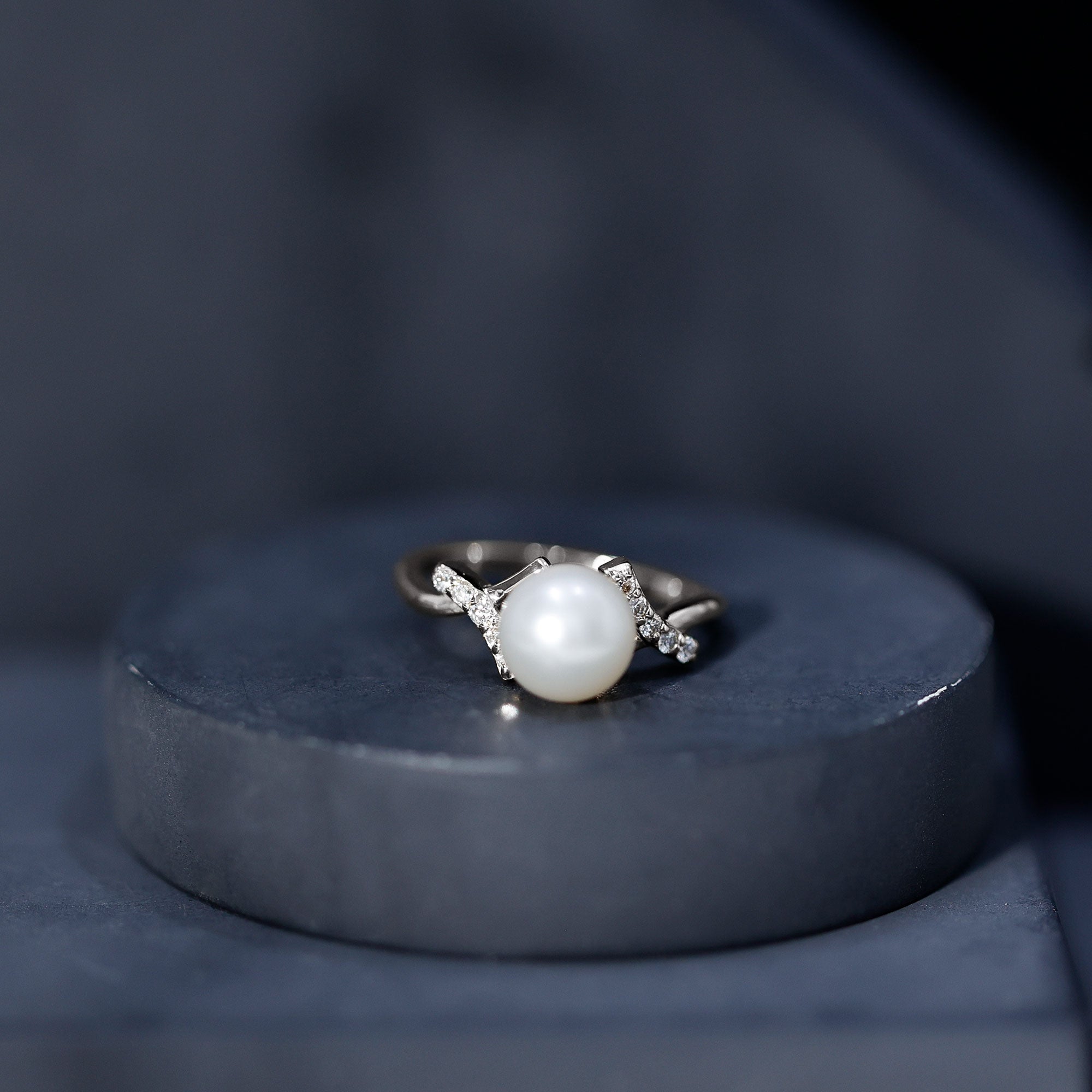 Pure Freshwater Pearl Solitaire Crossover Ring with Diamond AAA - Rosec Jewels