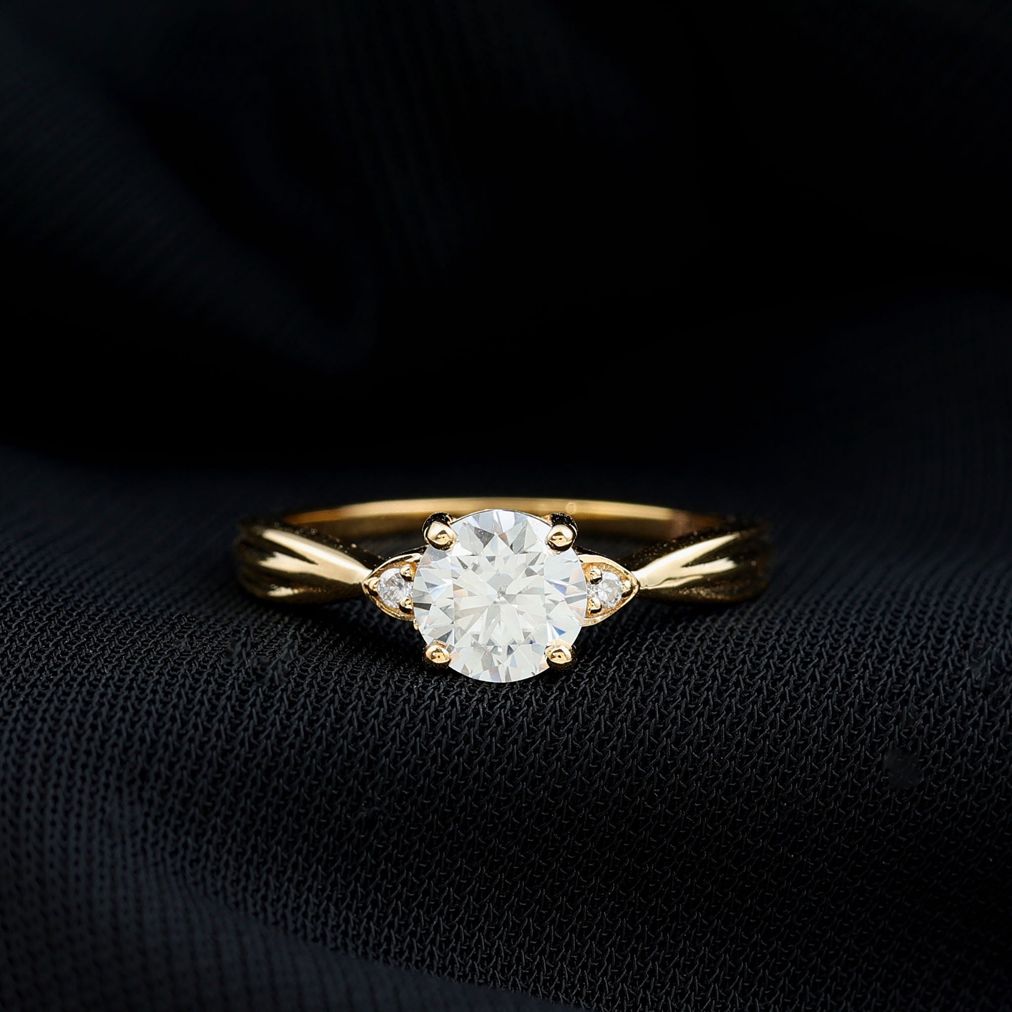 Round Moissanite Solitaire Engagement Ring for Her D-VS1 - Rosec Jewels