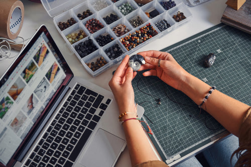 Lab-Grown Colored Gemstones Expand Design Options for Ethical and Expressive Jewelry in 2026