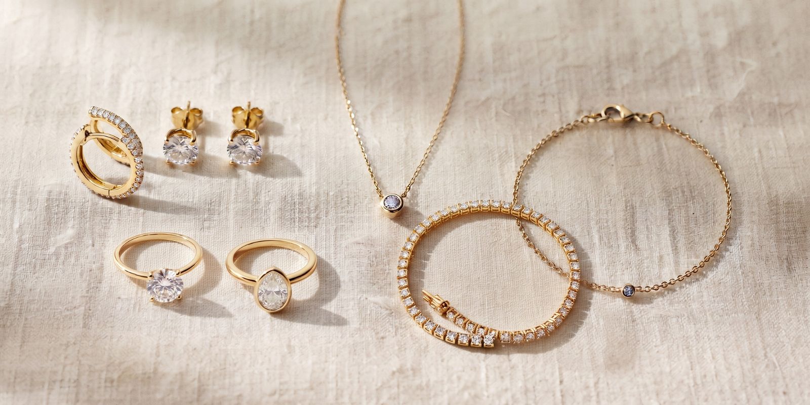 Timeless Jewelry Pieces Every Woman Needs in Her Collection in 2026