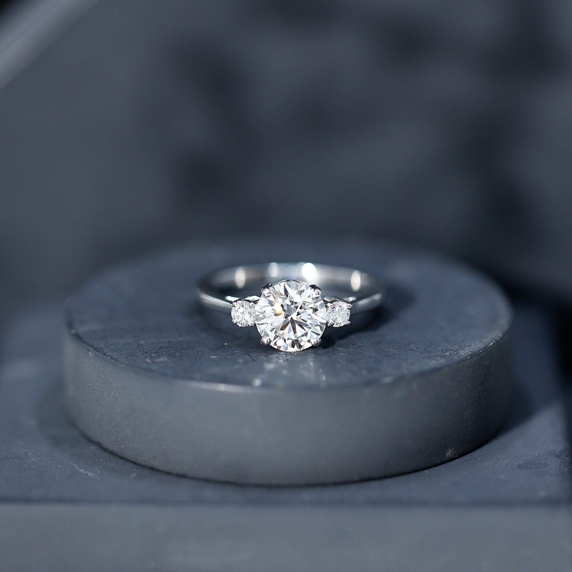IGI Certified Round Cut Lab Grown Diamond 2 Carat Engagement Ring Lab - ( E-VS1 ) - Rosec Jewels