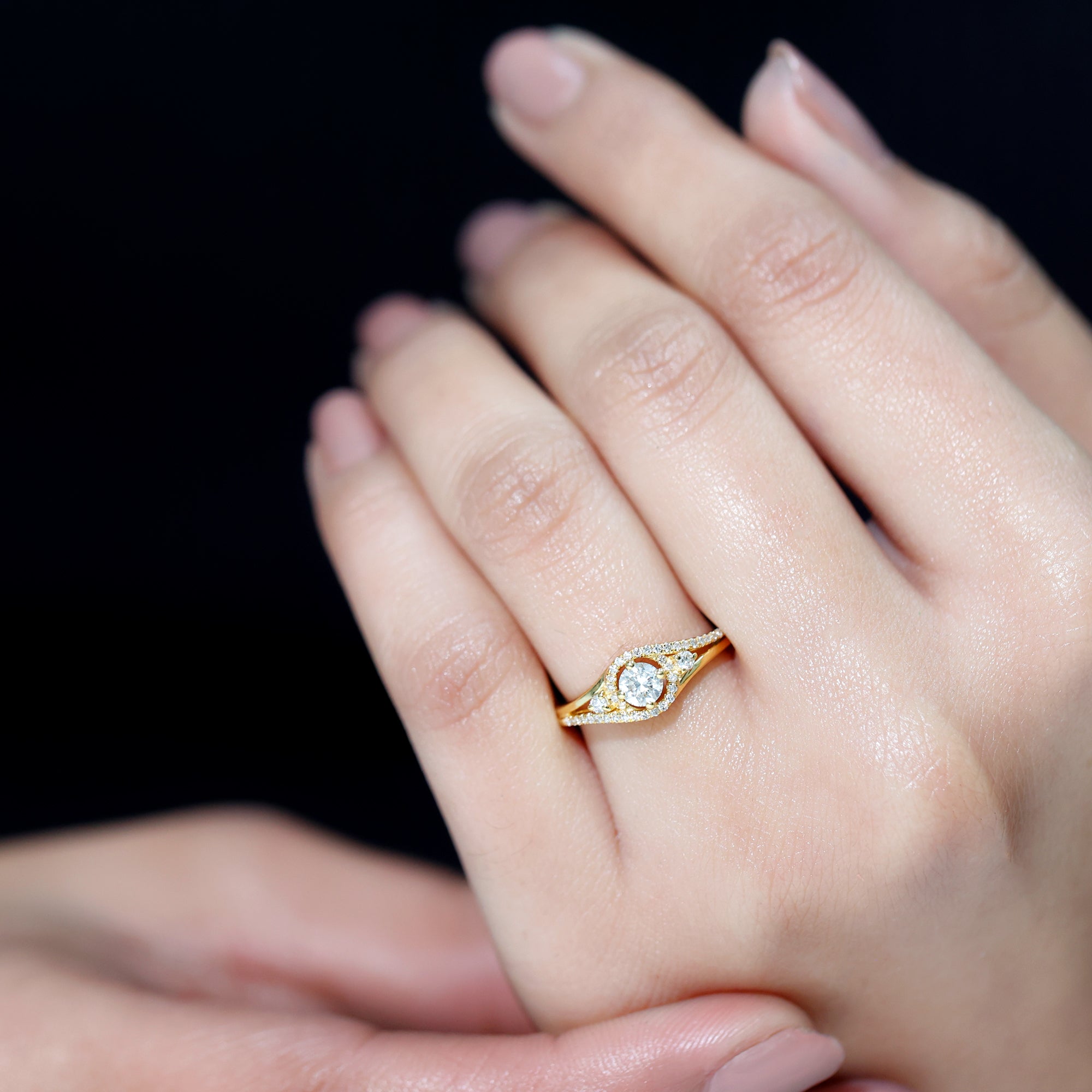 Certified Diamond Classic Engagement Ring in Split Shank Natural - ( HI-SI ) - Rosec Jewels