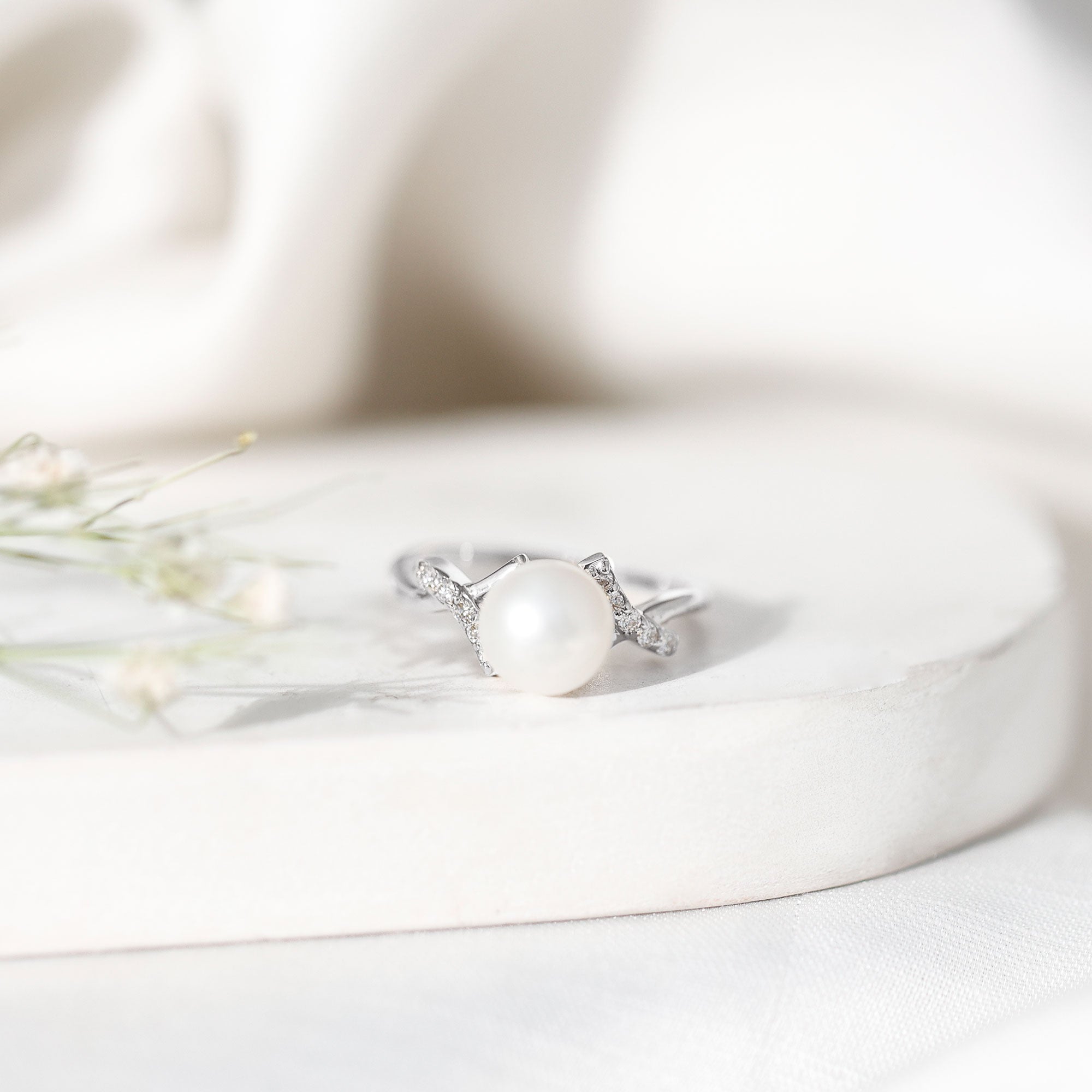 Pure Freshwater Pearl Solitaire Crossover Ring with Diamond AAA - Rosec Jewels