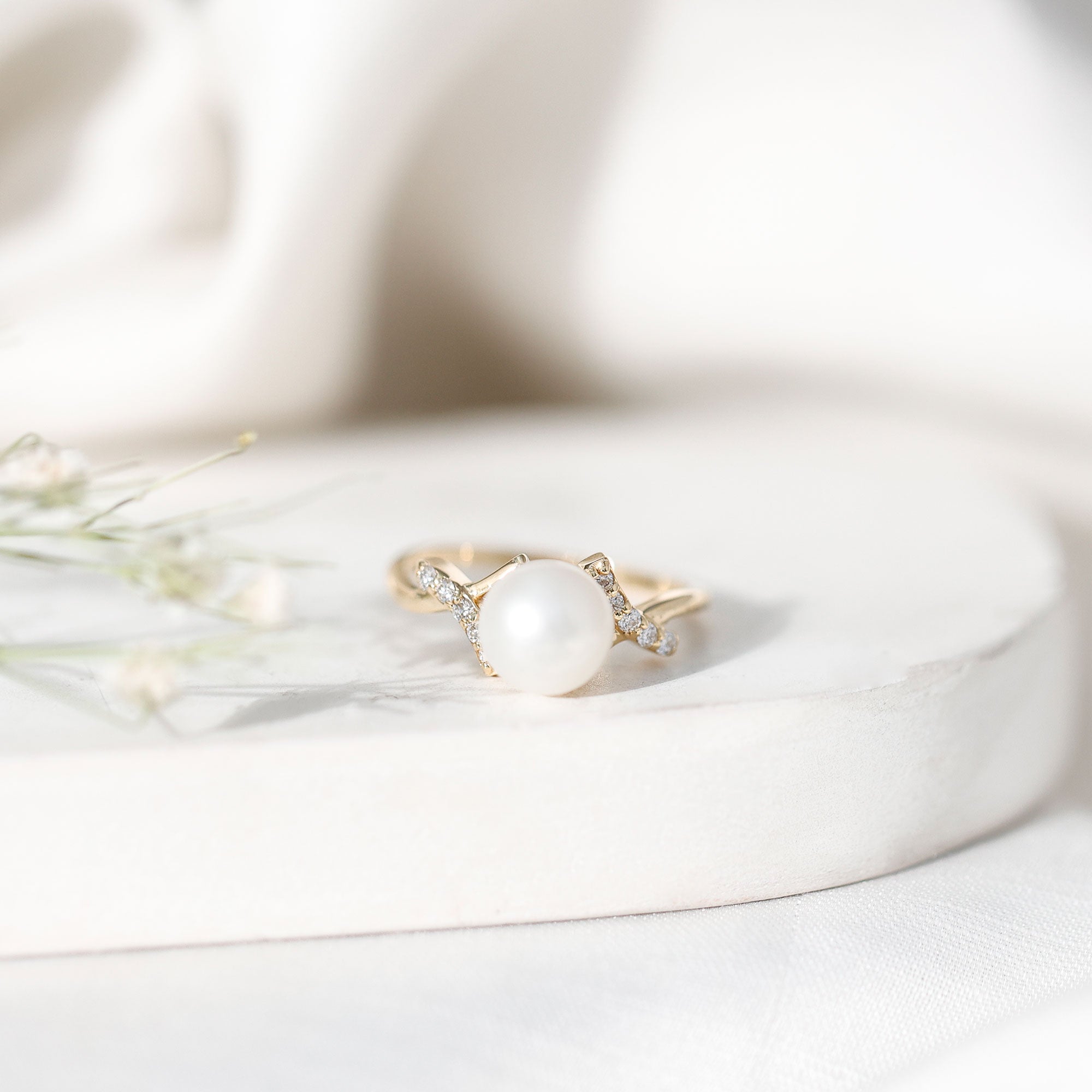 Pure Freshwater Pearl Solitaire Crossover Ring with Diamond AAA - Rosec Jewels