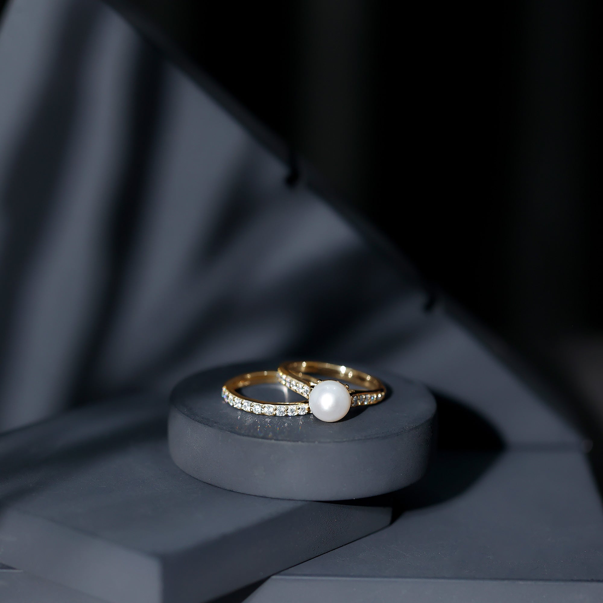 Rosec Jewels-Natural White Pearl Wedding Bridal Ring Set with Moissanite