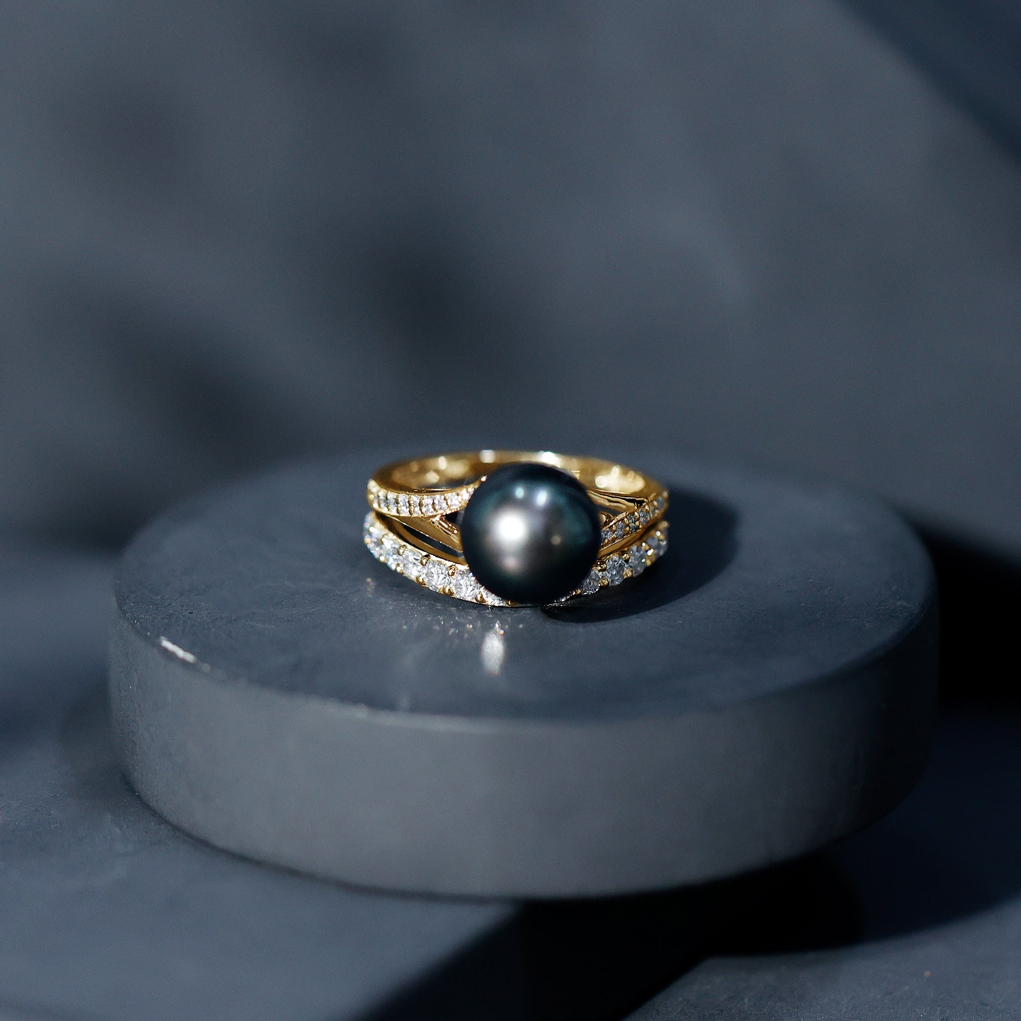 Rosec Jewels-Designer Tahitian Black Pearl Wedding Ring Set with Moissanite